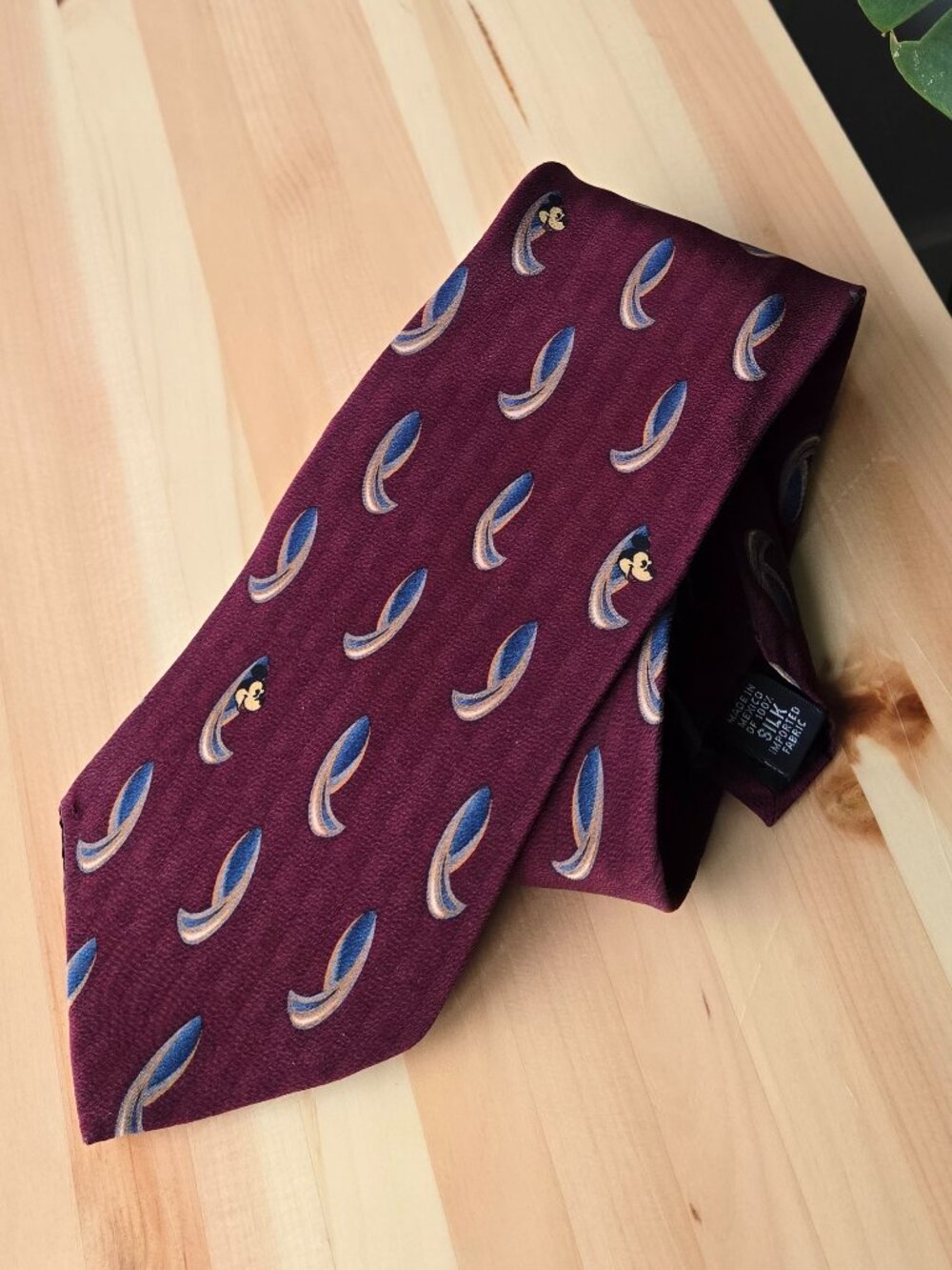 Original Disney Vintage Mickey Mouse 100% Silk Tie!
